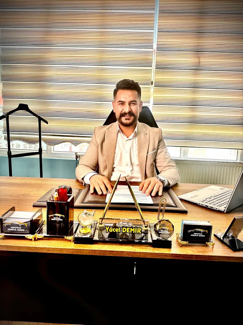 Vanyolu Sürücü Kursu ekibi